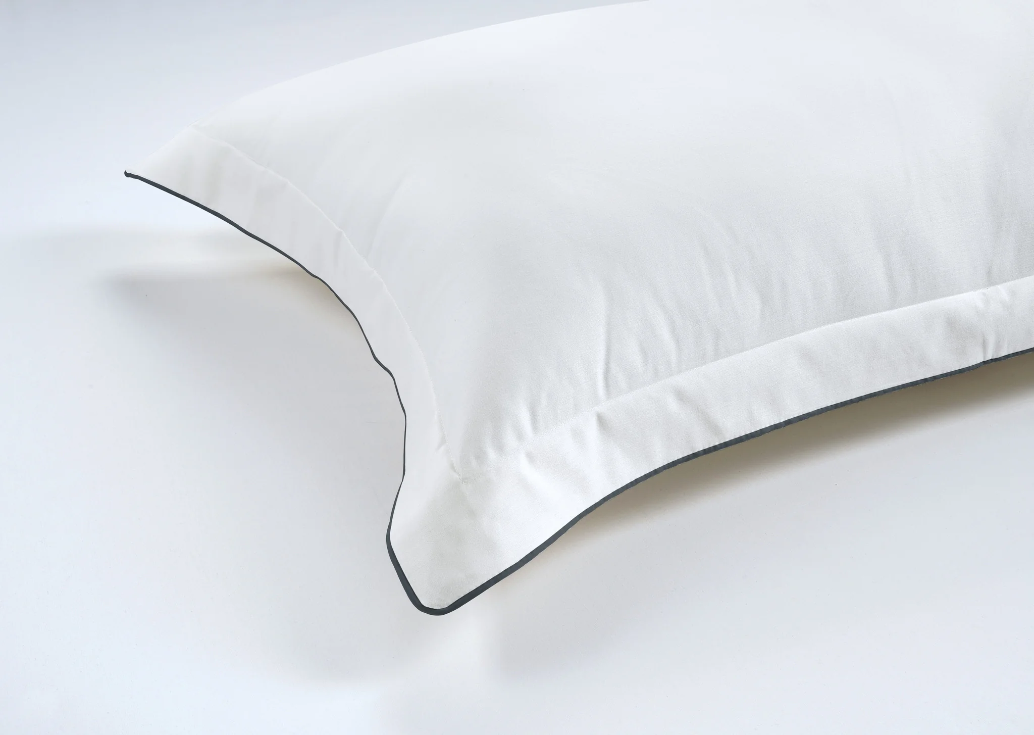 800 Thread Count Pair (2 Pillowcases) of Egyptian Cotton Duke of Bliss Lux Buttery Smooth Pillowcases - Graphite Grey Accent - Image 2
