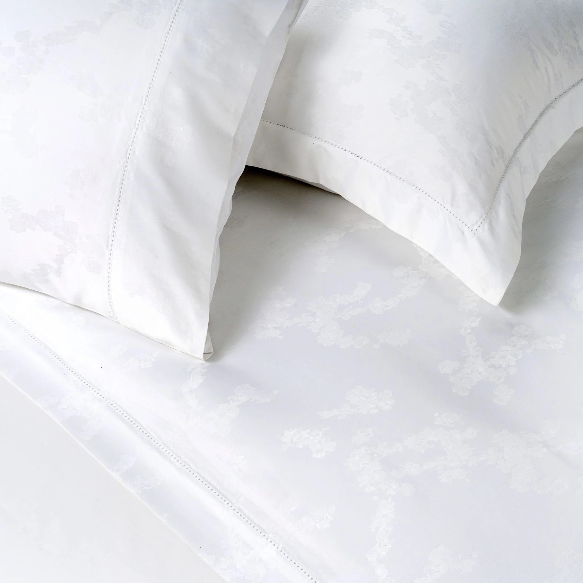 800 Thread Count Egyptian Cotton Diana Bedding Set - White - Image 3
