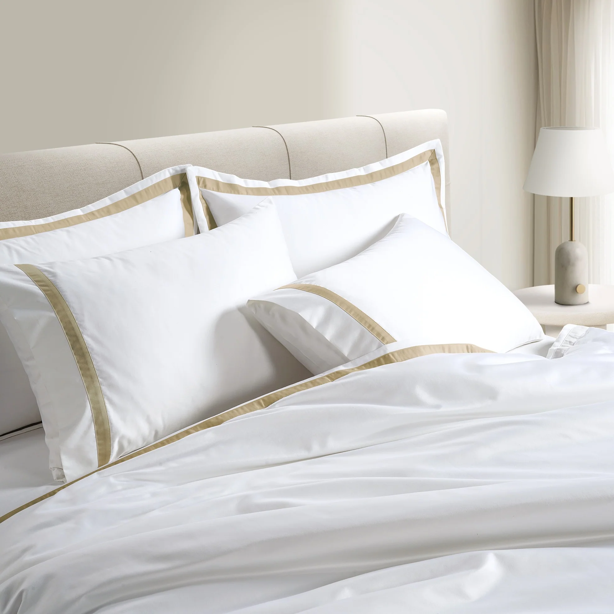 800 Thread Count Egyptian Cotton Heiress Bedding Set - White and Bone - Image 2