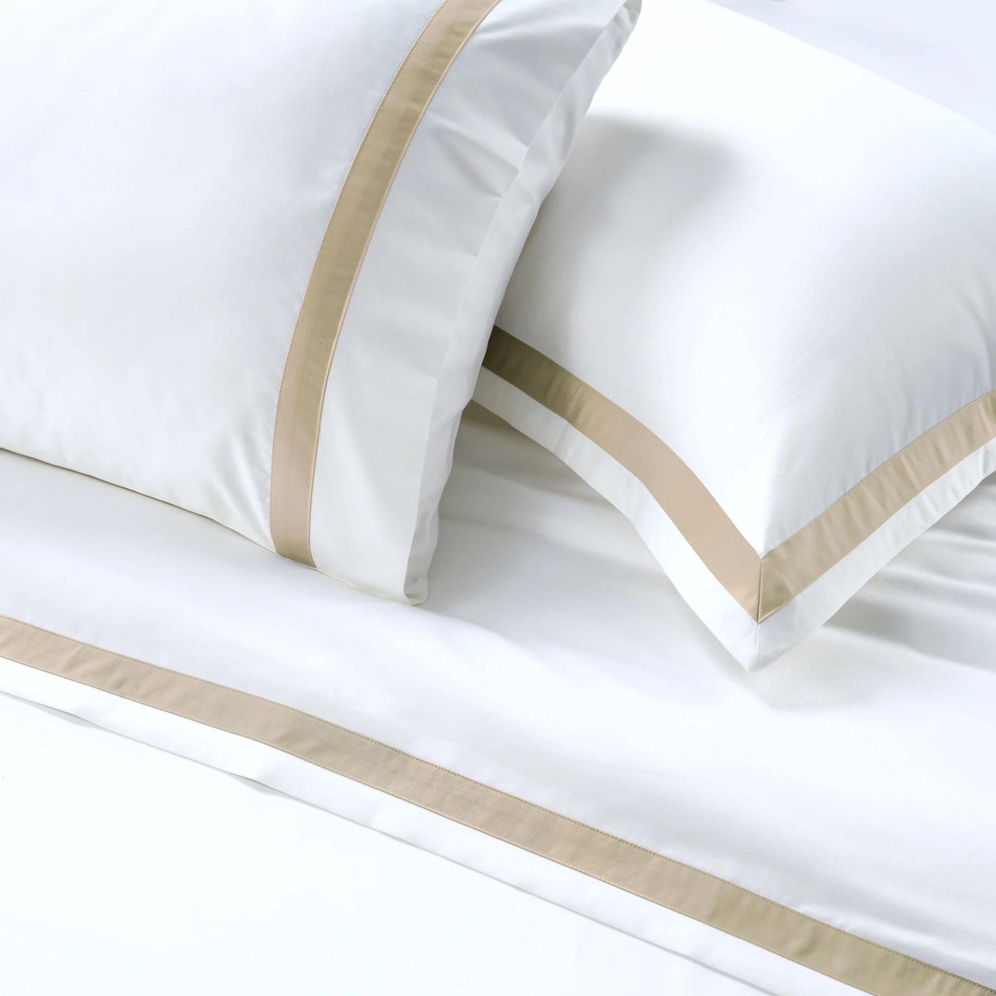 800 Thread Count Egyptian Cotton Heiress Bedding Set - White and Bone - Image 3
