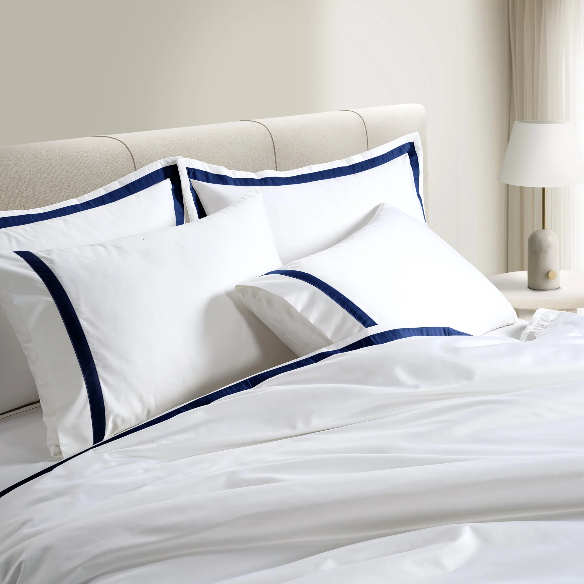 800 Thread Count Egyptian Cotton Heiress Bedding Set - White and Navy Peony - Image 2