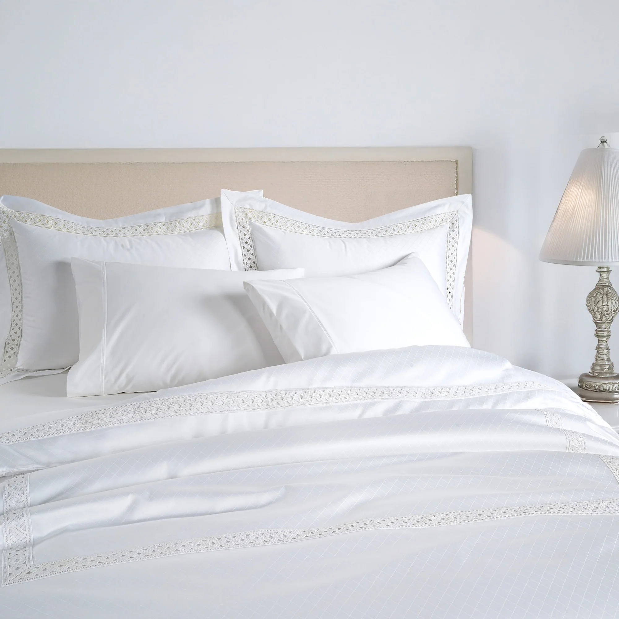 800 Thread Count Egyptian Cotton Imperial Lace Bedding Set - White - Image 2