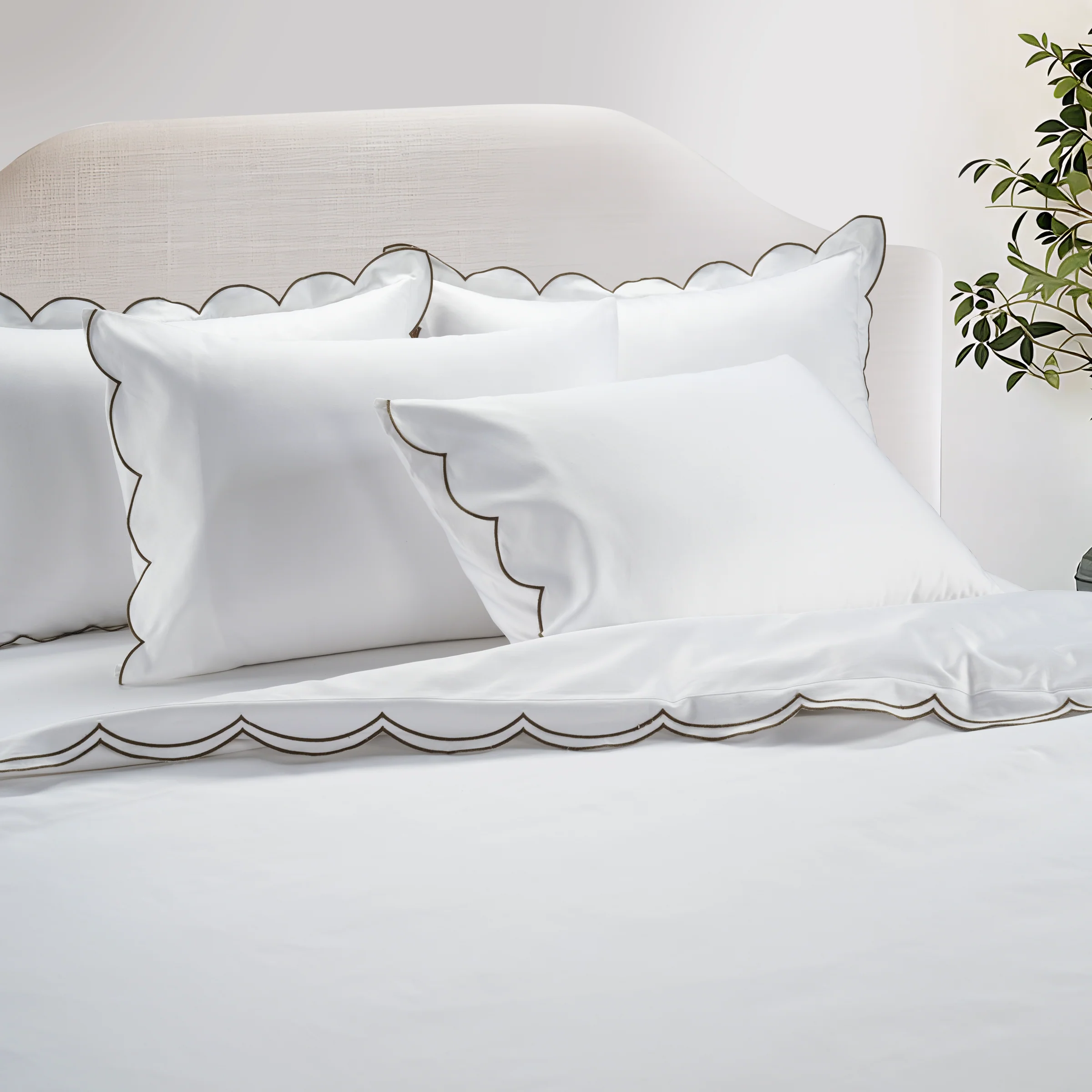 800 Thread Count Egyptian Cotton Sophie Bedding Set - Brilliant White and Olive Green - Image 5