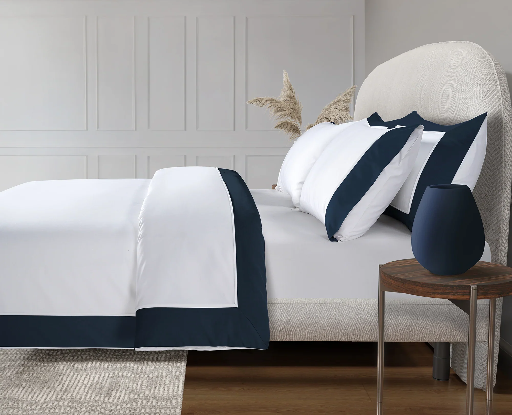 800 Thread Count Egyptian Cotton Windsor LUXE Bedding Set - Navy - Image 4