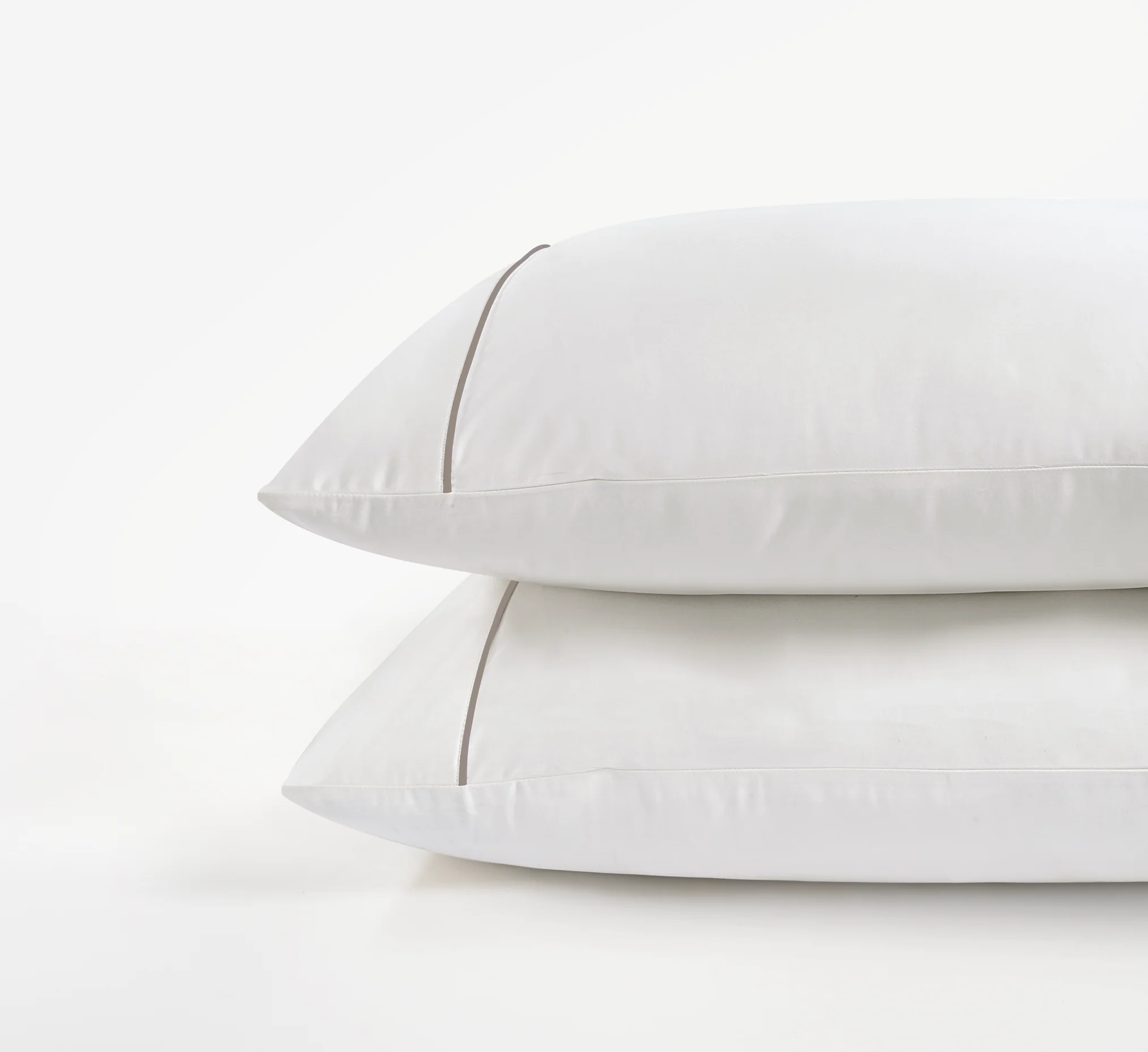 800 Thread Count Pair (2 Pillowcases) of Egyptian Cotton Duke of Bliss Lux Buttery Smooth Pillowcases - Brilliant White with Simply Taupe Accent